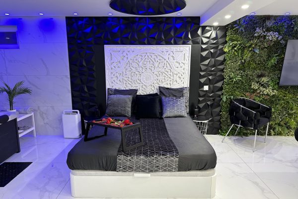 love-room-lyon-diapo-01-min