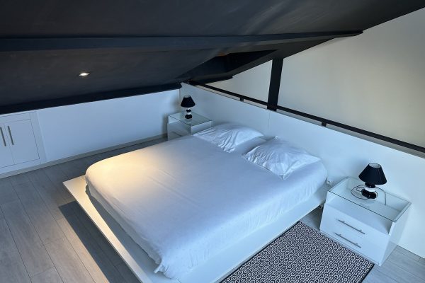 location-loft-garage-lyon-love-room-borabora-2 location-loft-garage-lyon-love-room-borabora-2