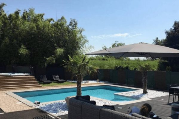 location-villa-piscine-lyon-love-room-borabora-5 Location Villa Piscine Lyon - 4