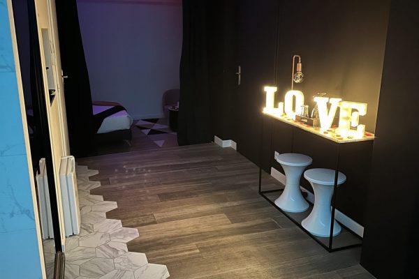 suite-jacuzzi-lyon-love-room-borabora-4