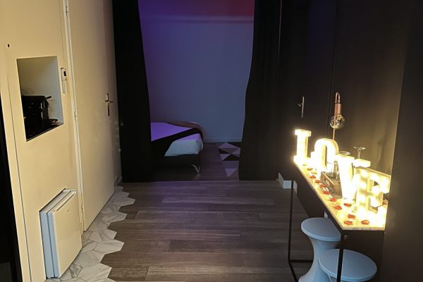suite-jacuzzi-lyon-love-room-borabora-7